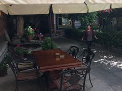 -吉曲花园餐厅