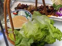 -刘姐啤酒鱼民族演艺餐厅(西街总店)