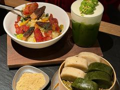 -三出山火锅(南京万象天地店)