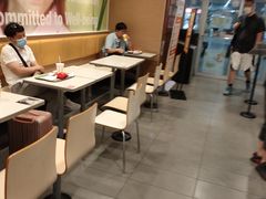 -麦当劳(轻轨曹杨路店)