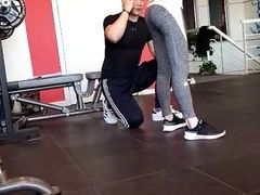 半脚尖立和旋转的完成依靠腿部力量-炼呗运动康复·健身工作室(紫竹桥店)