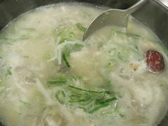 牛膝骨雪浓汤-神仙雪浓汤(明洞店)