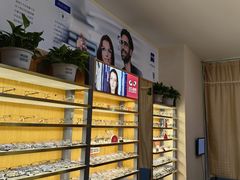 -优医视平价眼镜蔡司依视路折扣工厂店(十里堡店)
