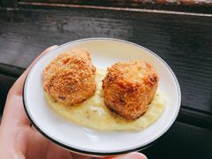 炸素丸子配蔬菜沙拉-安东尼奥餐厅