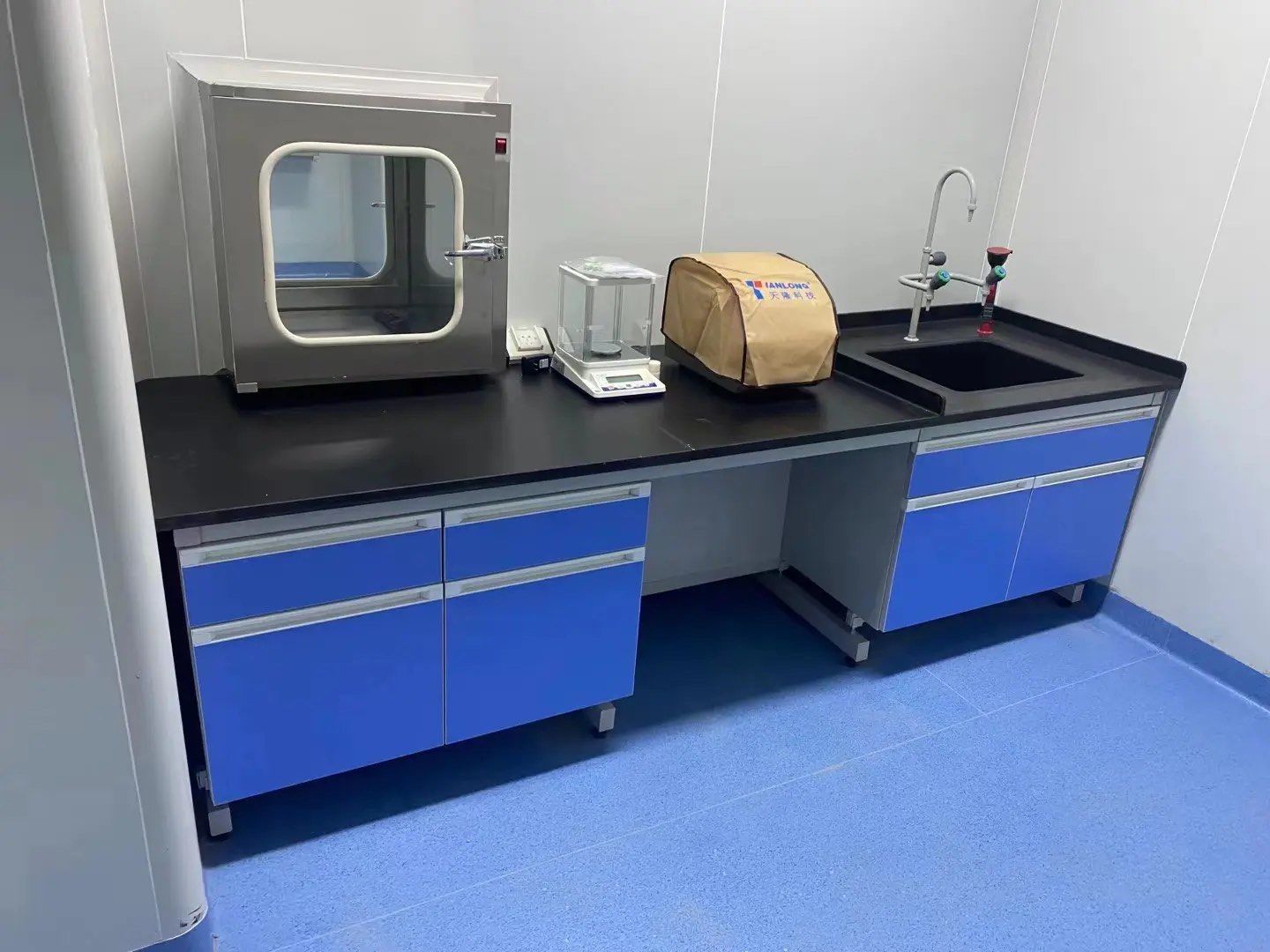 钢木实验台:实验室新时代的理想选择