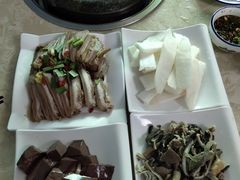 -墨脱石锅椰子鸡•香草鸭•东山羊(大东海店)