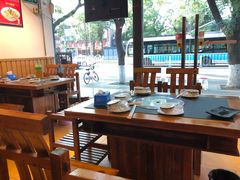 靠窗位-重庆烧鸡公火锅(簋街店)