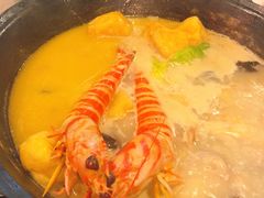 -鲜入围煮花胶鸡海鲜火锅