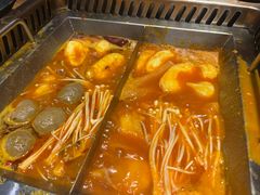 -吴氏老牌坊云南鱼豆花火锅店(通江街店)
