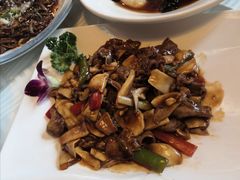 黑松茸炒牛舌-上海年代·浙菜家烧·小海鲜(水上东路店)