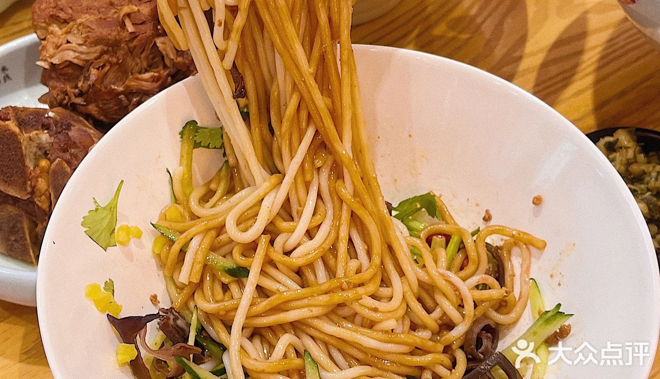 东莞探店🍜人均20+的鸡汤米线❗️连汤都喝完