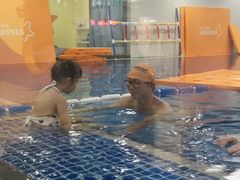 -蓝旗亲子游泳(范湖万达广场店)