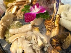 -一朵菌·野生菌探索家火锅(南亚店)