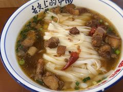 -裕新楼粉面馆·石磨手工粉(四方坪店)