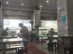 -易记皮肚面(明瓦廊店)
