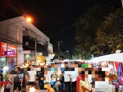-周日夜市