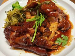 酱肉糯猪手拼四点金-潮巷·老潮汕美食集市(欢乐港湾店)