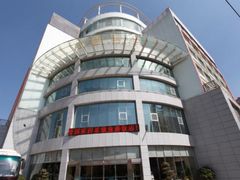 -昆明朗威酒店(昆明站火车站双桥夜市风情街店)