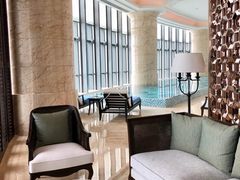 -珠海瑞吉酒店游泳池