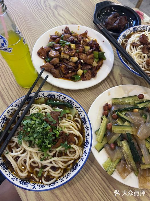 陈记肥肠面馆图片