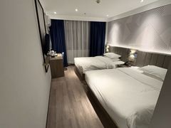 -柏曼酒店(广州长隆旅游度假区汉溪长隆地铁站店)