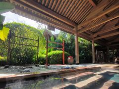 -腾冲洞山温泉村