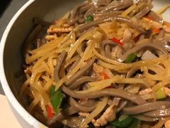 土豆丝炒肉拌洋芋面-日上三甘(三里屯店)
