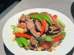 -伴山牛贵州黄牛肉火锅·苗疆非遗艺术餐厅(上海首店)