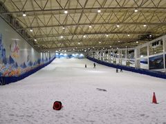 -乔波室内滑雪场