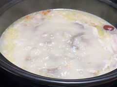 -洪氏嗨捞·广东猪肚鸡·椰子鸡火锅(西咸万象城店)