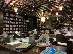 -钟书阁(松江泰晤士小镇店)