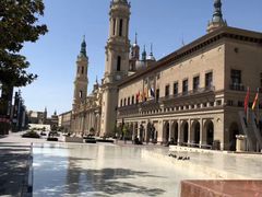 -皮拉尔圣母圣殿主教座堂