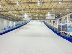 -乔波室内滑雪场