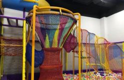 -蹦贝运动中心·蹦床·攀岩·闯关(龙岗店)