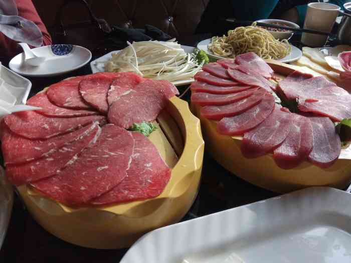 宣德火锅·清真-"这家店离市区有些远 那天去的时候正好是晚.