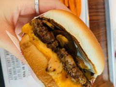 蘑菇牛肉汉堡-FATBURGER 特富客汉堡(外交公寓店)