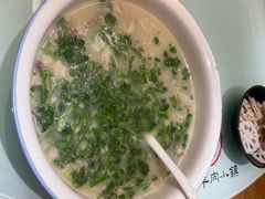 招牌羊肉汤-丁里羊肉小镇(天鹅湖总店)