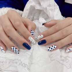 -花系美·美甲美睫精品店
