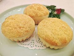 酥皮粒粒菠萝包-龙的酒楼·手工早茶·顺德菜(近良路店)