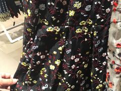 -文艺复兴百货(米兰大教堂广场店)