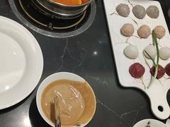 -红鼎豆捞·非遗鲍皇汤火锅(宝丰路店)