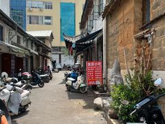 -余庆小吃(小吃一条街店)
