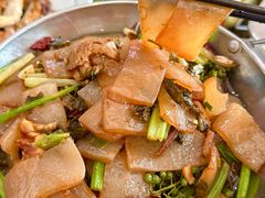 -丹水桥地锅鱼·翘嘴鲌·地方特色全鱼宴(丹江口大坝店)
