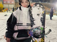 -采薇庄园四季滑雪场