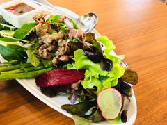 -Chom Cafe and Restaurant