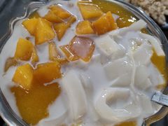 椰汁芒果河粉-黄师奶甜品店