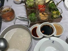 -红鼎豆捞·非遗鲍皇汤火锅(宝丰路店)