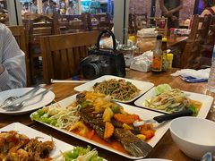 -两兄弟Song Pee Nong(2号店)