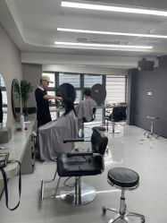 -宫铭烫发染发接发店