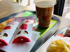 草莓白巧派-麦当劳(团结湖店)